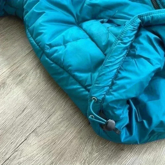 The North Face Men’s Green Puffer Jacket, Medium - Picture 9 of 13